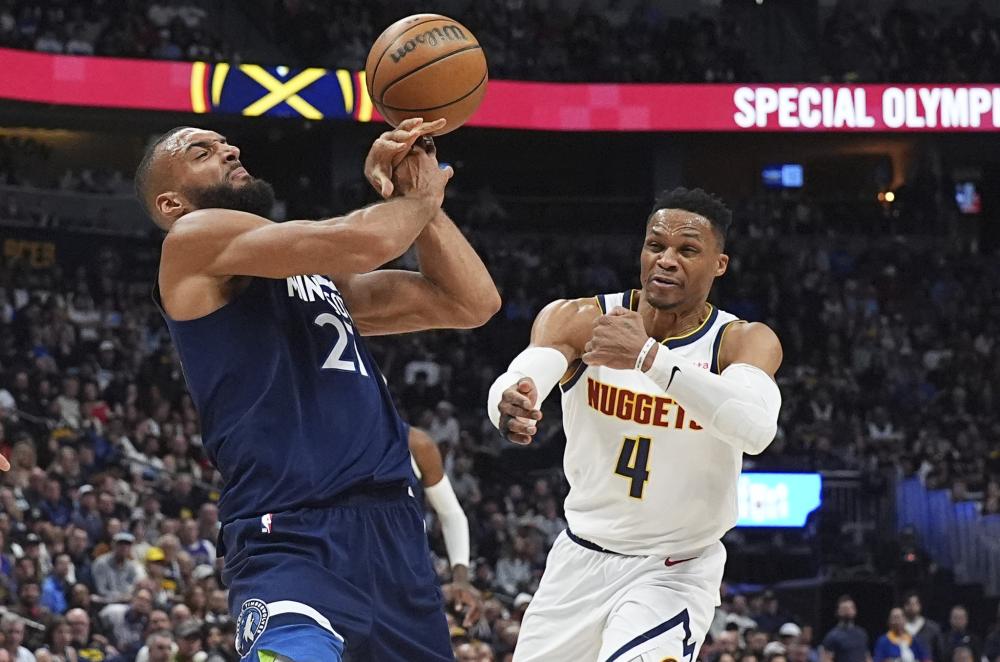 两位超级巨 两位超级巨