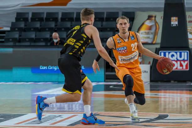 他的发言不 他的发言不