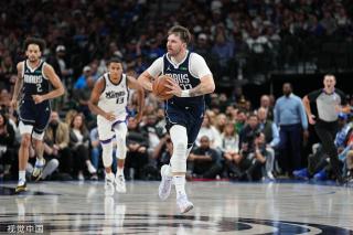 塔在采访中 塔在采访中